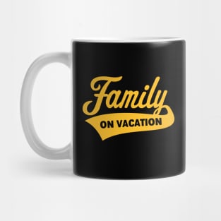 Family On Vacation (Family Holiday / Gold) Mug